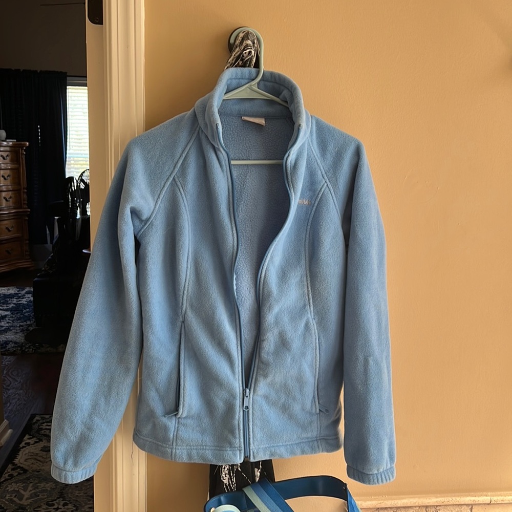 Columbia  sweater in great shape